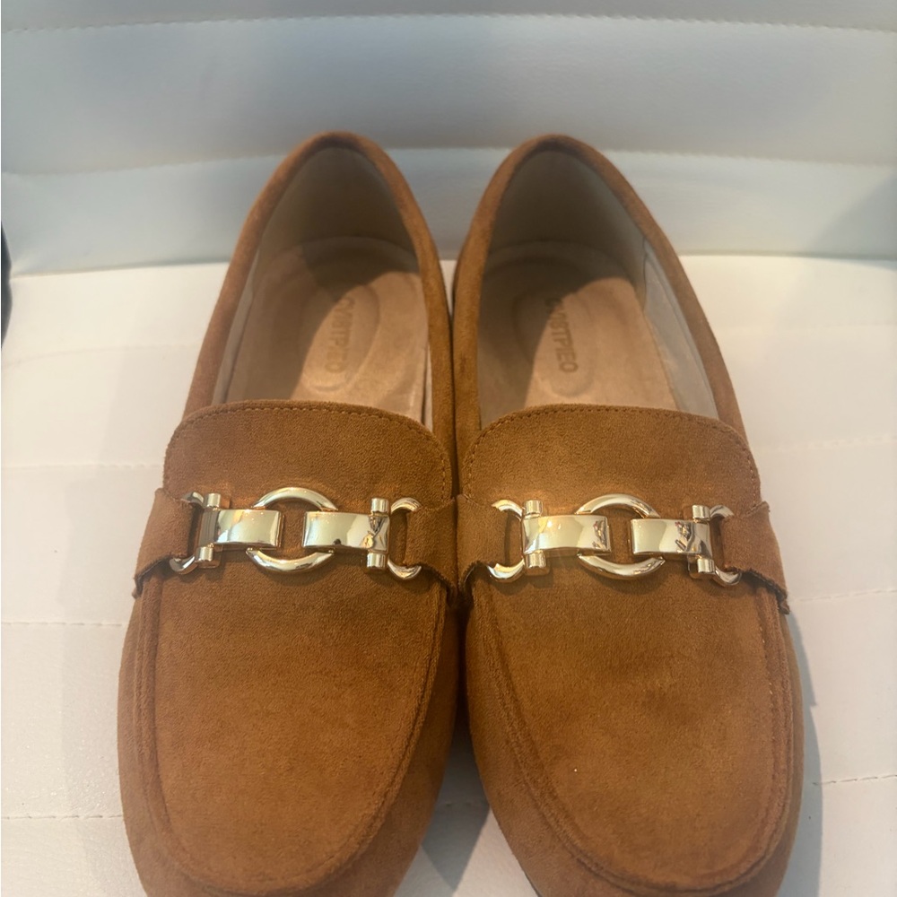 Chic Tan Loafers with Gold Detail